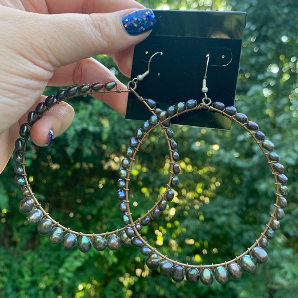 Iridescent Freshwater Pearl Hoop Earrings - Picture 13 of 16